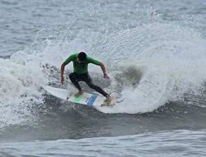 Surfista Gabriel André, vence etapa no Guarujá (Foto: Munir El Hage/ Divilgação)