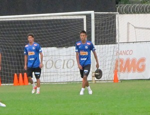 Neymar no treino do Santos CT Rei Pelé (Foto: Marcelo Hazan / Globoesporte.com)