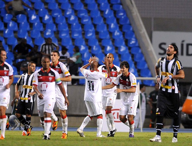 Pedro Ken, Botafogo x Vitoria (Foto: Dhavid Normando / Futura Press)