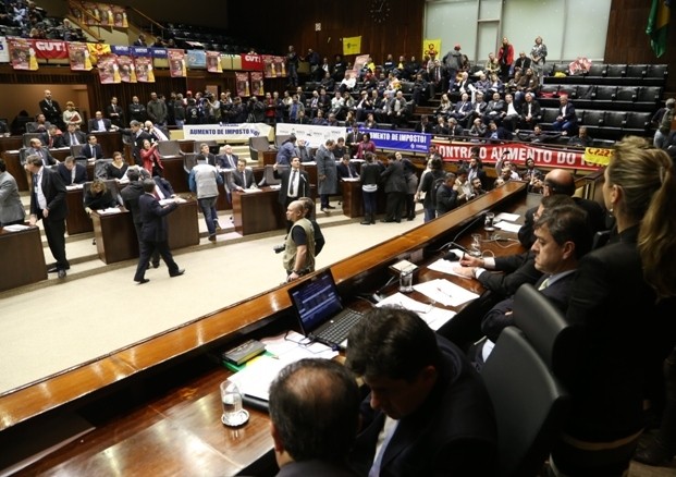 Votação na Assembleia aprovou aumento de impostos no RS (Foto: Wilson Cardoso/Agência ALRS)