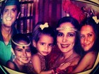 Filha de Glória Pires posta foto de álbum de família: 'Antiga mas de ouro'