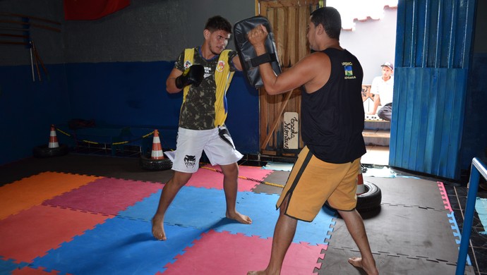 Lutadores treinam para o Rolim Fight (Foto: Magda Oliveira)