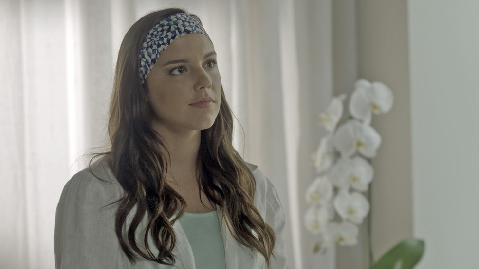 Marina nÃ£o entende o motivo do susto (Foto: TV Globo)