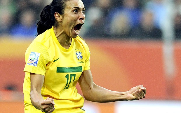 Marta comemora gol do Brasil contra a Noruega (Foto: AFP)
