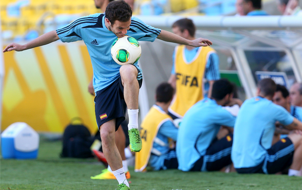 Juan Mata treino Espanha (Foto: EFE)