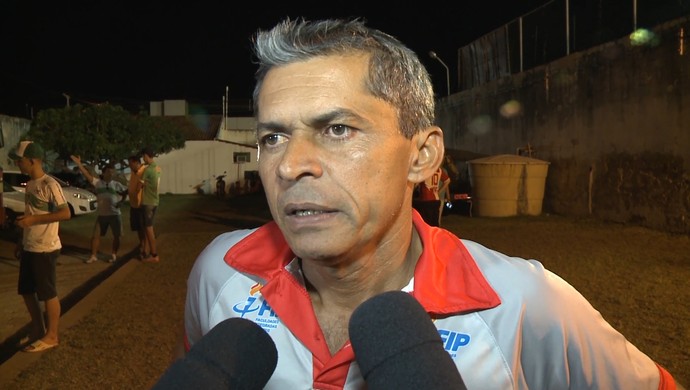 <b>Marcos Nascimento</b>, treinador do Esporte de Patos (Foto: Reprodução / TV ... - sequence_01.still002_2