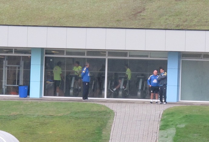 Jogadores na academia seleção brasileira (Foto: Marcelo Baltar)