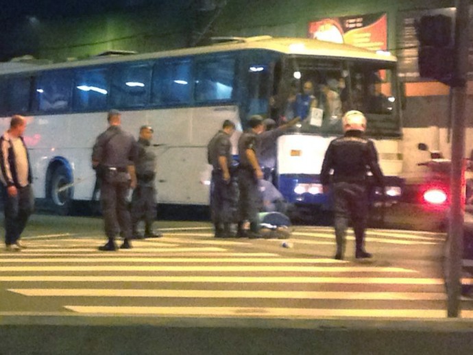 Santistas e palmeirenses entram  em conflito após clássico na Vila