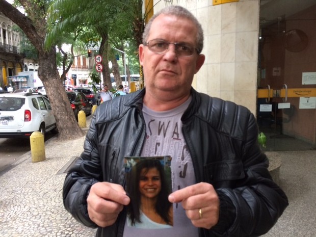 pai de jovem desaparecida no Centro do Rio (Foto: Cristina Boeckel/G1)