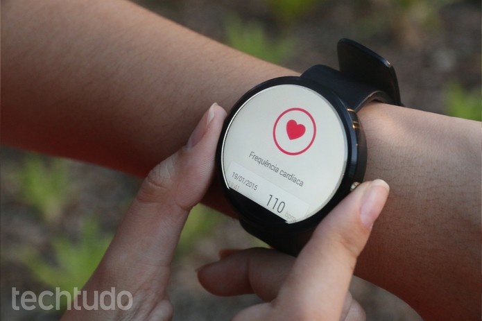 Moto 360 tem funções que ajudam na prática de atividades físicas (Foto: Lucas Mendes/TechTudo) Moto 360 tem funções que ajudam na prática de atividades físicas (Foto: Lucas Mendes/TechTudo)