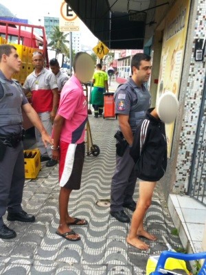 Dupla foi apreendida por policiais militares (Foto: Polícia Militar / Arquivo Pessoal)