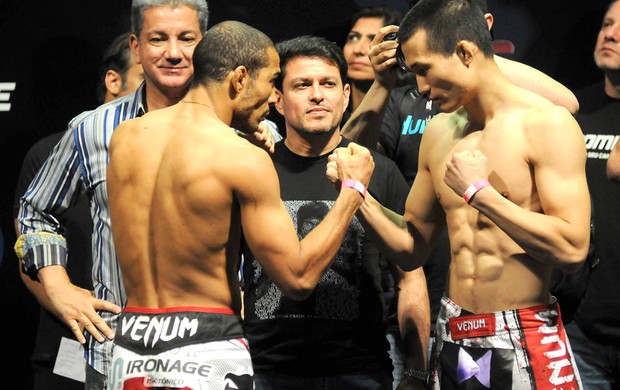 José Aldo e Zumbi Coreano Pesagem UFC Rio  (Foto: Andre Durão)