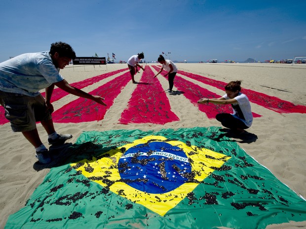 ONG Rio de Paz faz ato contra alto índice de homicídio no país (Foto:  Antonio Scorza/AFP)
