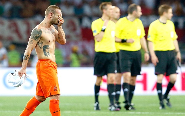 Wesley Sneijder lamenta derrota da Holanda (Foto: Reuters)