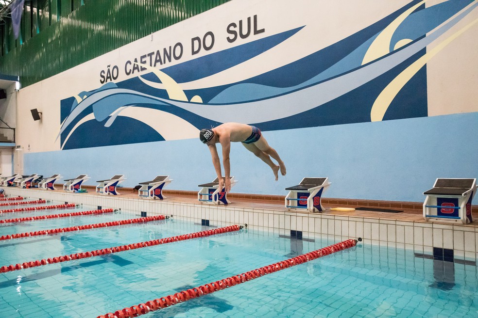 Com oito semanas de treino, Rodrigo vai competir em cinco modalidades de natação (Foto: Fabio Tito/G1)