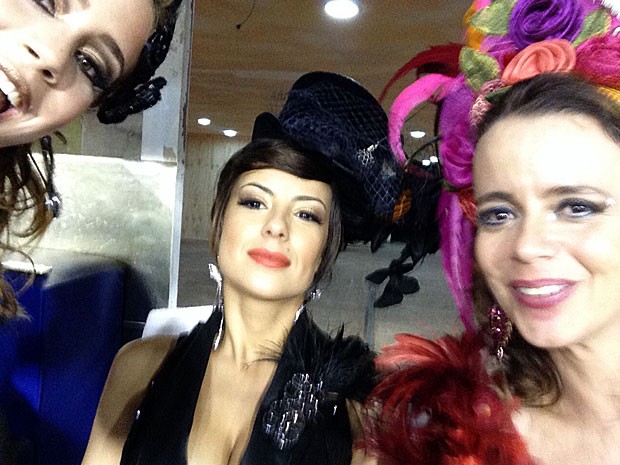 Leandra Leal, Andreia Horta e Dani Barros se divertem na hora do clique! (Foto: Gshow) Leandra Leal, Andreia Horta e Dani Barros se divertem na hora do clique! (Foto: Gshow)