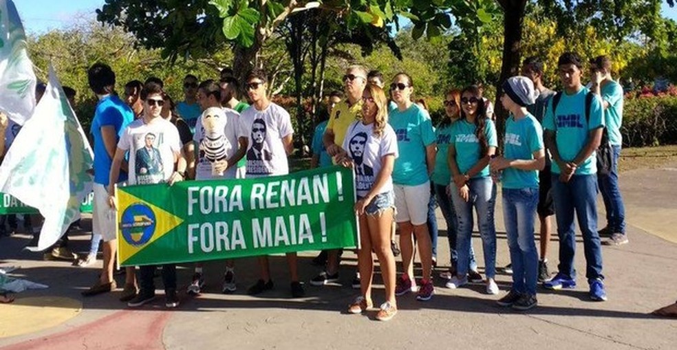 MBL e Grupo Direita Sergipana realizam protesto em Aracaju (Foto: Danilo Mecenas/TV Sergipe)