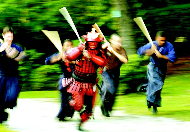 Espadas de bambu são usadas nas apresentações do kenjutsu (Foto: Divulgação)