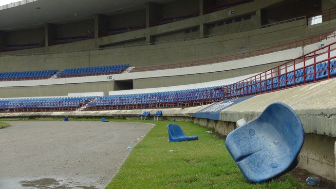 Estádio Rei Pelé após brigas CSA x CRB - Campeonato Alagoano (Foto: Estéfane Padilha/GloboEsporte.com)