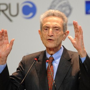 Plínio de Arruda Sampaio durante debate eleitoral na campanha presidencial de 2010 (Foto: Marcello Casal Jr/Agência Brasil)
