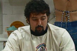  Zeca revela à Lisa e Agenor que todo o dinheiro que conseguiu foi roubado (Foto: CEDOC/TV Globo)