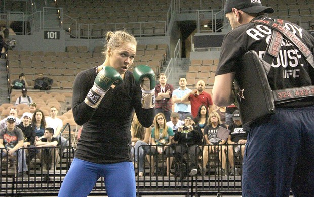 Ronda Rousey treino aberto UFC  (Foto: Evelyn Rodrigues)