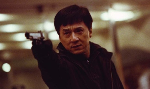 Jackie Chan estrela o filme 'Massacre no Bairro Chinês' (Foto: Divulgação)