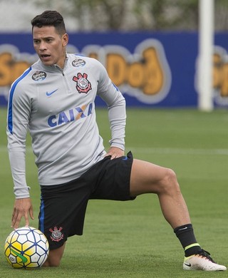 Giovanni Augusto e Rildo treinam com bola no Timão; veja o plantão médico