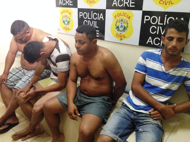 Operação prendeu quatro suspeitos de matarem o policial militar Marcos Roberto (Foto: Aline Nascimento/G1)