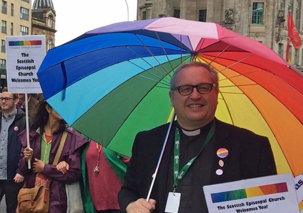 Padre Escoc S Pede Ora Es Para Que O Pr Ncipe George Seja Gay