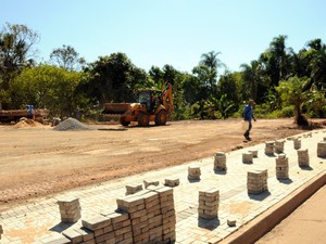 Calçadas do centro de Taquaruçu recebem piso intertravado para Festival Gastronômico (Foto: Valério Zelaya/Ascom Prefeitura de Palmas)