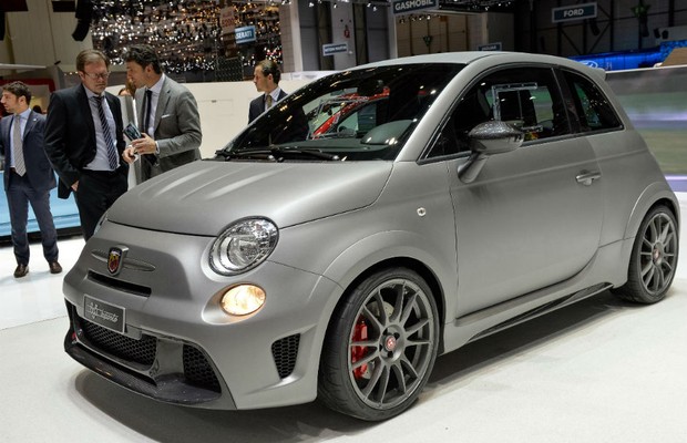 Fiat 500 Abarth 695 Biposto (Foto: Newspress) Fiat 500 Abarth 695 Biposto (Foto: Newspress)
