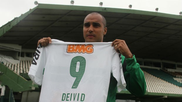 Deivid já garantiu a camisa nove do Coritiba (Foto: Gabriel Hamilko / GloboEsporte.com)