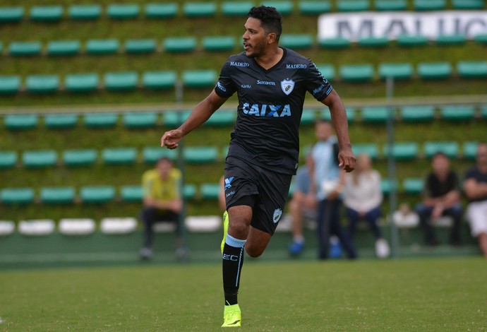 Brandão Londrina (Foto: Gustavo Oliveira/ Londrina Esporte Clube)