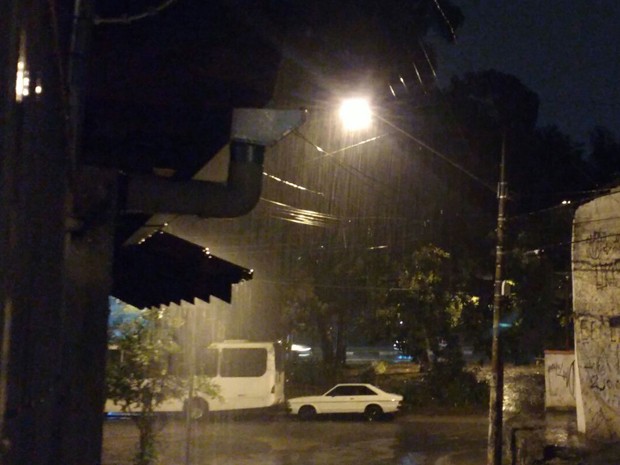 Chuva intensa na Vila Sônia (Foto: Vivi Reis/ G1 )