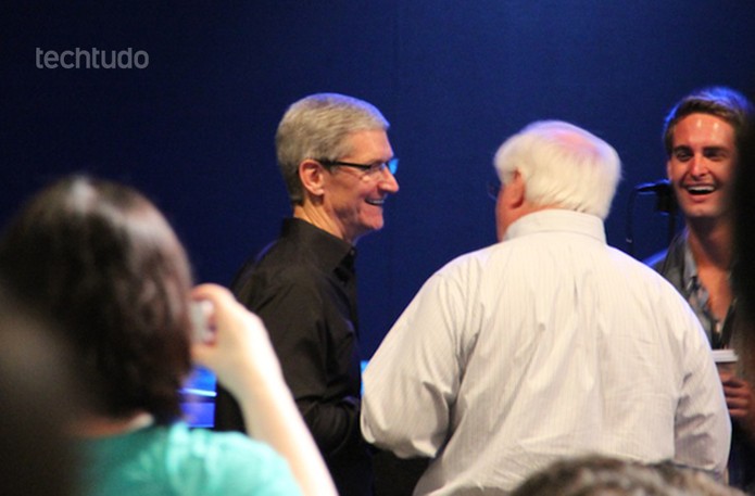 Tim Cook, CEO da Apple, apareceu sorrindo momentos antes do início da conferência (Foto: TechTudo/Fabrício Vitorino)