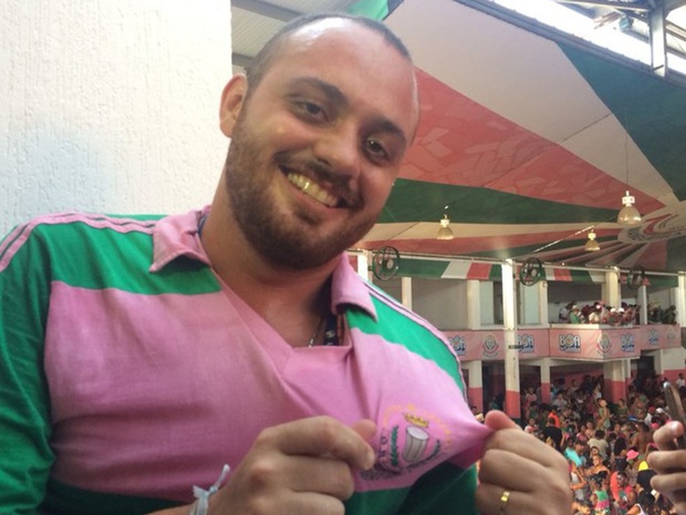 Carnavelesco Leandro Vieira diz que escola campeã enfrenta duas crises com cortes no barracão e criativade na execução do trabalho (Foto: Matheus Rodrigues/ G1)