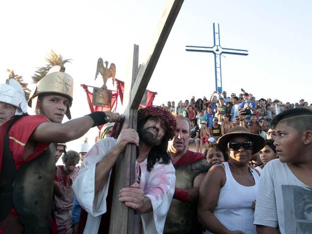 Procissão Paixão de Cristo Morro da Cruz Porto Alegre (Foto: Ivo Gonçalves/PMPA)