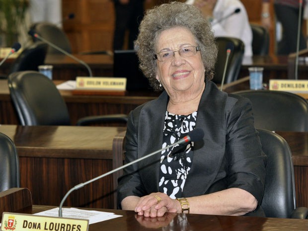 Dona Lourdes, com 85 anos, é a vereadora de mais idade na Câmara de Curitiba (Foto: Divulgação/Câmara Municipal de Curitiba)