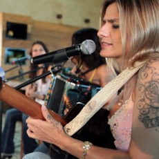 'Saudade da minha terra', com Barra da Saia e Trio Parada Dura (Foto: G1)