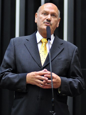 O deputado Jairo Ataíde (DEM-MG), na tribuna da Câmara em 2011 (Foto: Saulo Cruz/Ag.Câmara)