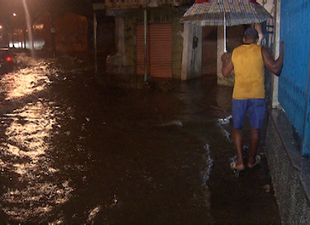 Chuva em salvador (Foto: Imagens/ TV Bahia)
