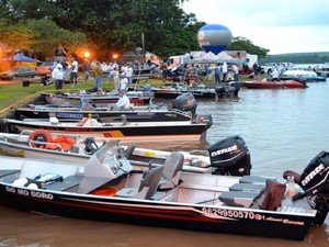 Pelo menos 230 equipes vão participar da competição no rio Paraná (Foto: Prefeitura de Marechal C. Rondon/Divulgação)