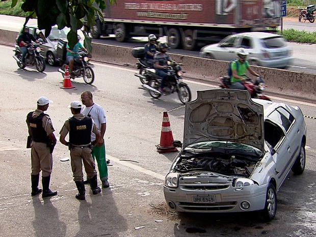 G Bh H Mulher Morre Ap S Carro Capotar No Anel Rodovi Rio