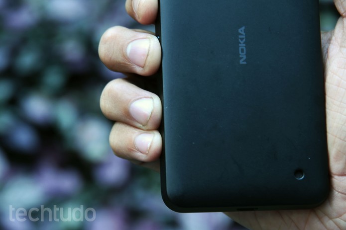 Detalhe do alto-falante do Lumia 630 (Foto: Anna Kellen Bull/TechTudo) Detalhe do alto-falante do Lumia 630 (Foto: Anna Kellen Bull/TechTudo)