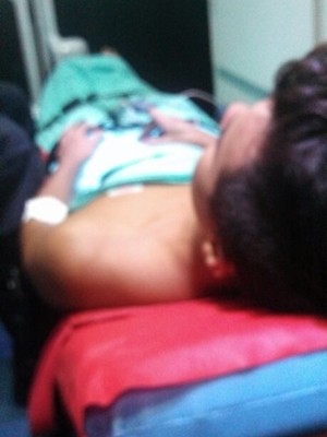 Bailarino de 24 anos é espancado durante assalto a ônibus, em Goiânia (Foto: Reprodução/TV Anhanguera)