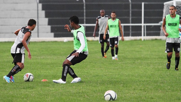 Treino do Treze no PV (Foto: Magnus Menezes / Jornal da Paraíba)