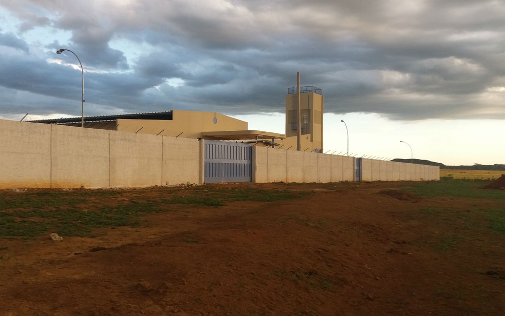 Novo prédio da escola ainda não foi entregue em Samambaia (Foto: Yasmim Perna/ G1 DF)