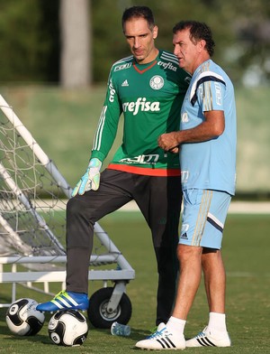 Ameaçado, Palmeiras enfrenta o lanterna Rio Claro no Pacaembu