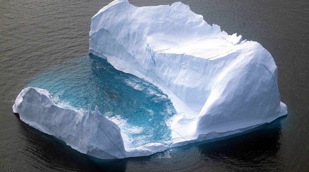 Iceberg no Ártico canadense (Foto: Wikimedia Commons/Ansgar Walk)